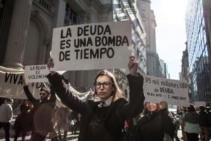 “El endeudamiento es una guerra contra las autonomías de las mujeres”