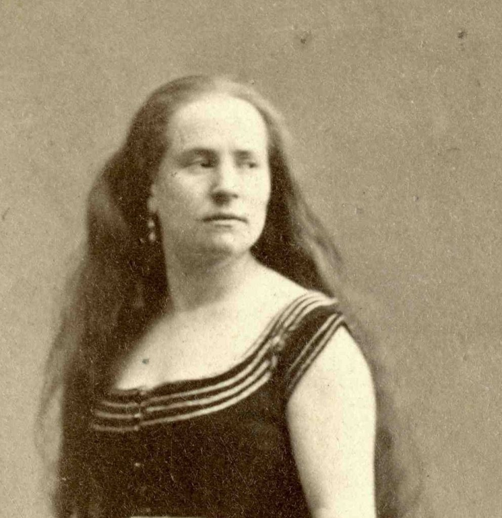 Rosa Bordas photographiée par Emile Robert 1870