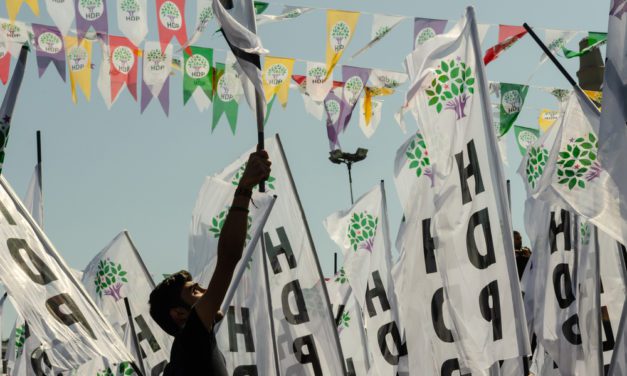 El movimiento kurdo sigue en pie a pesar del "Politicidio" orquestado por Erdogan