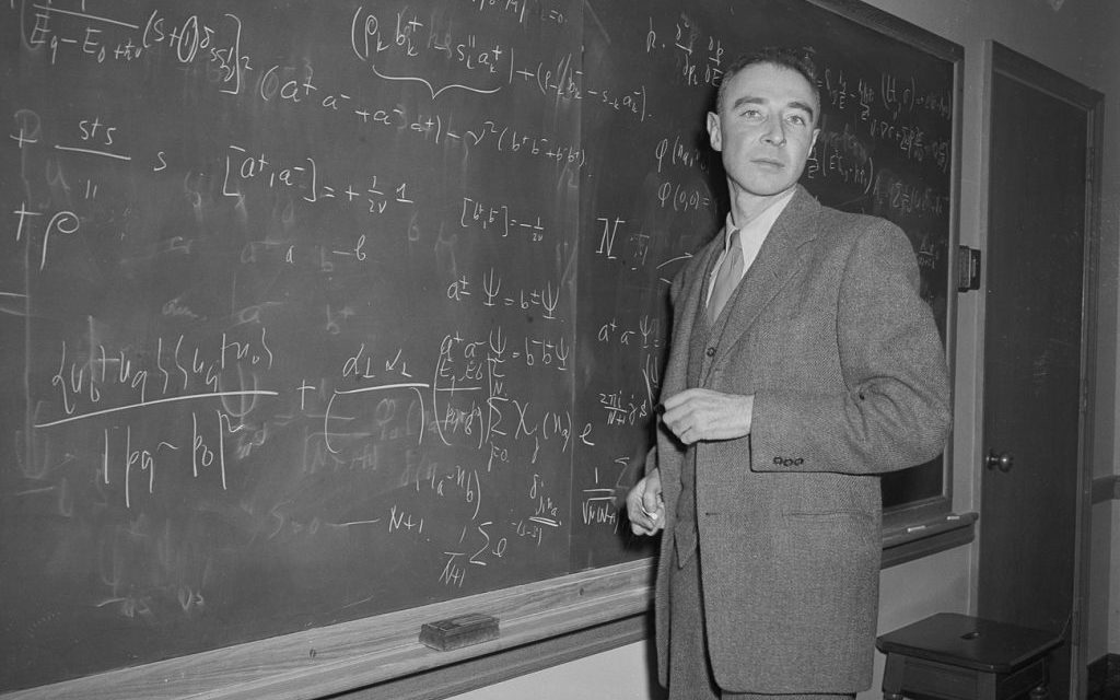La tragedia de J. Robert Oppenheimer y la actualidad del peligro nuclear